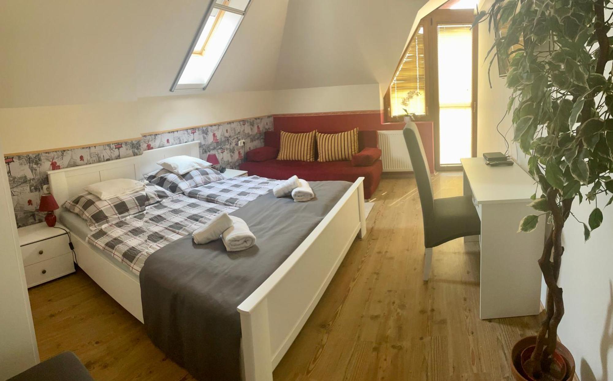 Aranylo Apartmanhaz Hajduszoboszlo Exterior photo